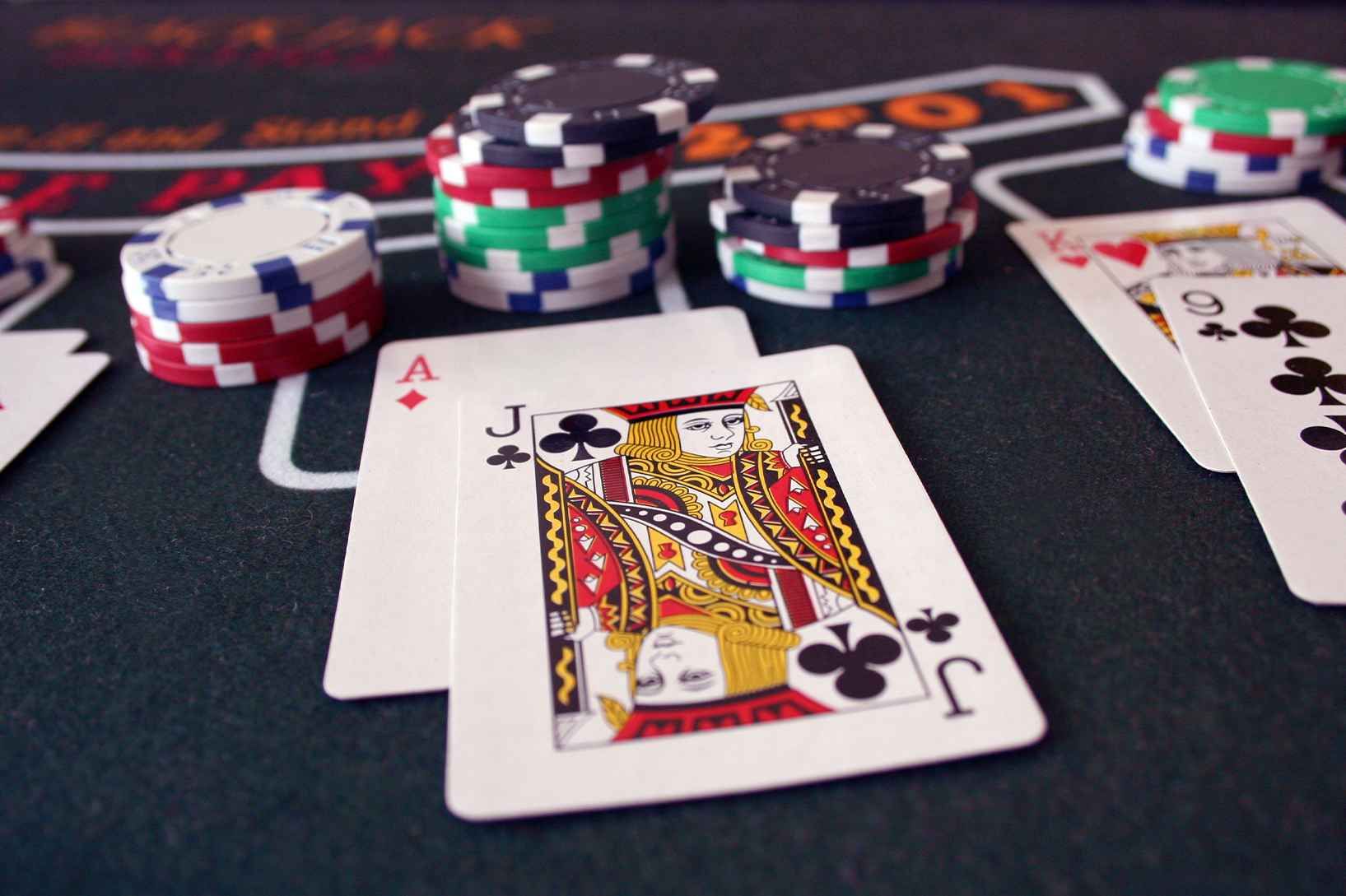 mână de blackjack câștigătoare